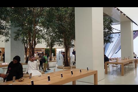 Apple Dubai Mall of Emirates 3